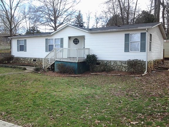 3rd image of 6735 Emerald Isle Dr