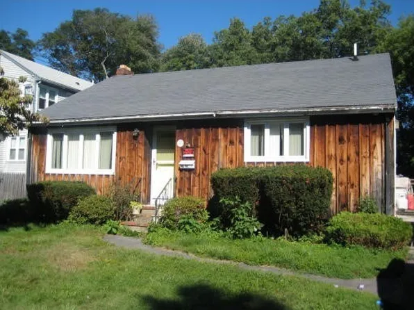 36 Hoover Ave, Brockton, MA 02301