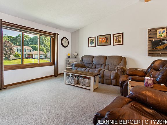 3rd image of 7523 Yorkshire Dr
