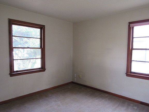 3rd image of 3518 Crassia St