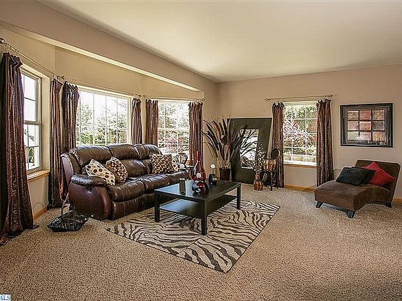 2nd image of 3905 Meadow Beauty Dr
