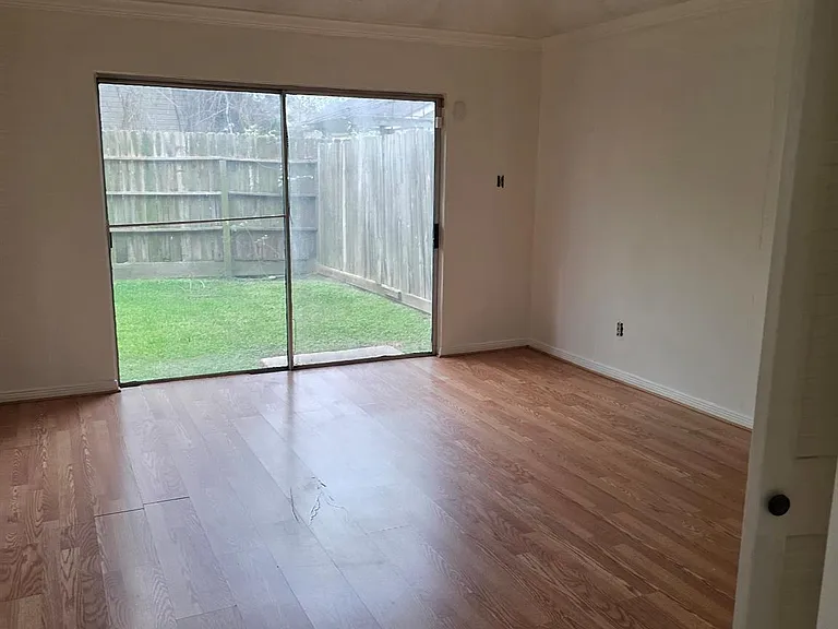 7803 La Rochelle Cir — Photo 9