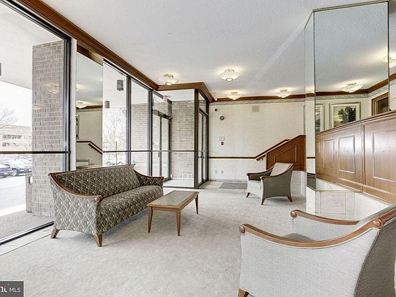 5th image of 118 Monroe St APT 310