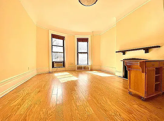 Rented by Oxford Property Group | media 16