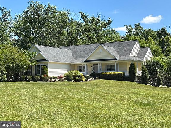 2nd image of 320 Gentle Breeze Cir