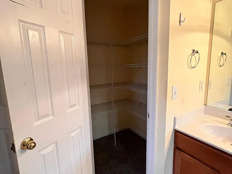 203 Riverbend Ln — Photo 36
