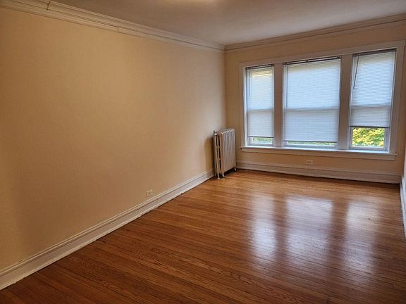 3rd image of 7520 N Hoyne Ave #3