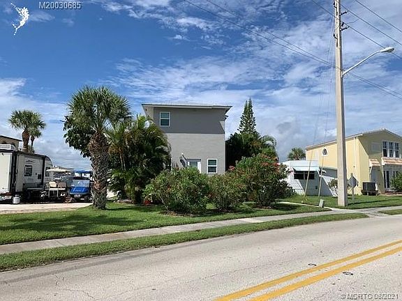5th image of 798 Nettles Blvd
