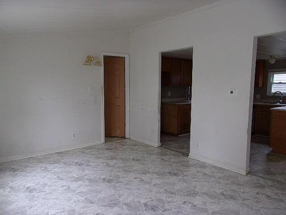 4th image of 73 Seymour Ave