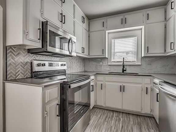 2nd image of 1217 SW 23rd St