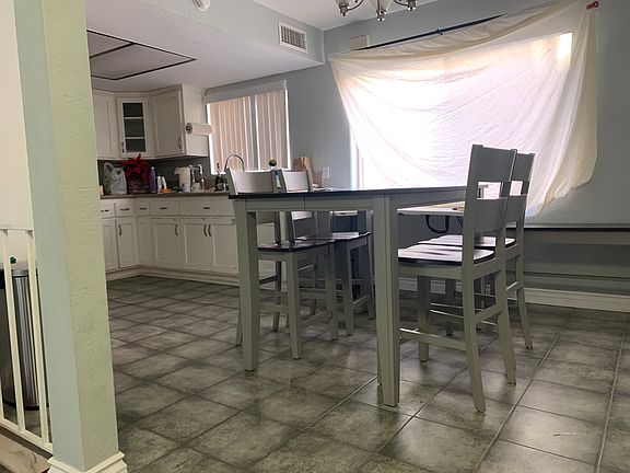 5th image of 9010 Burke St