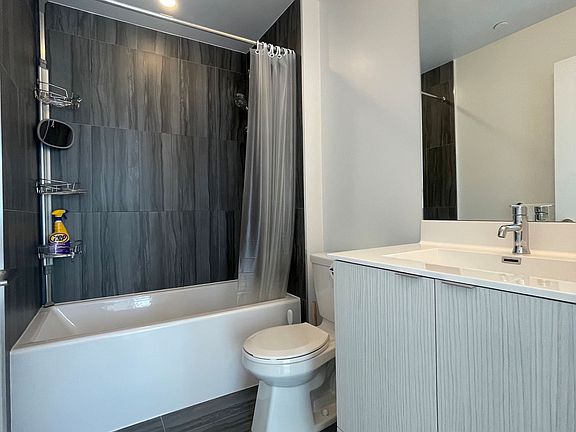 4th image of 225 Village Green Sq #2803