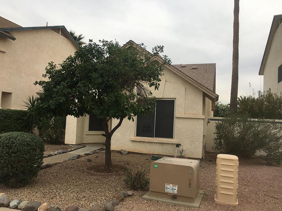 Single story 3 bed 2 baths