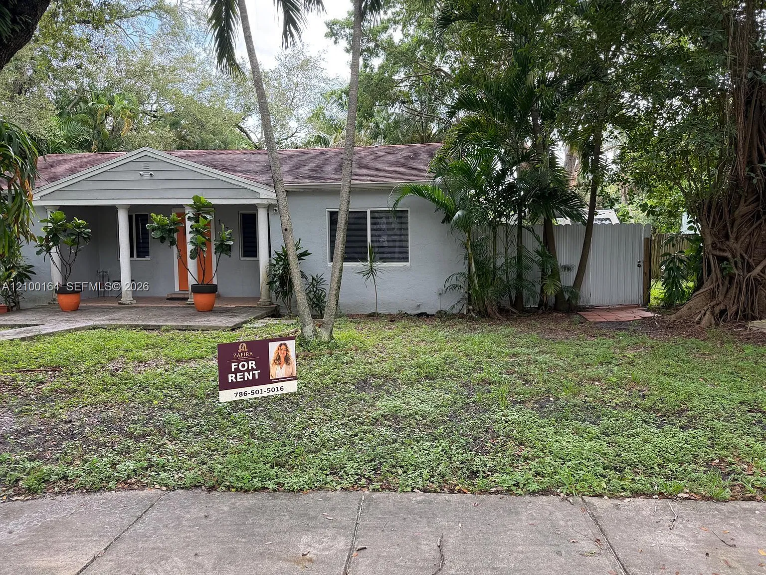 Green Oaks — Photo 2