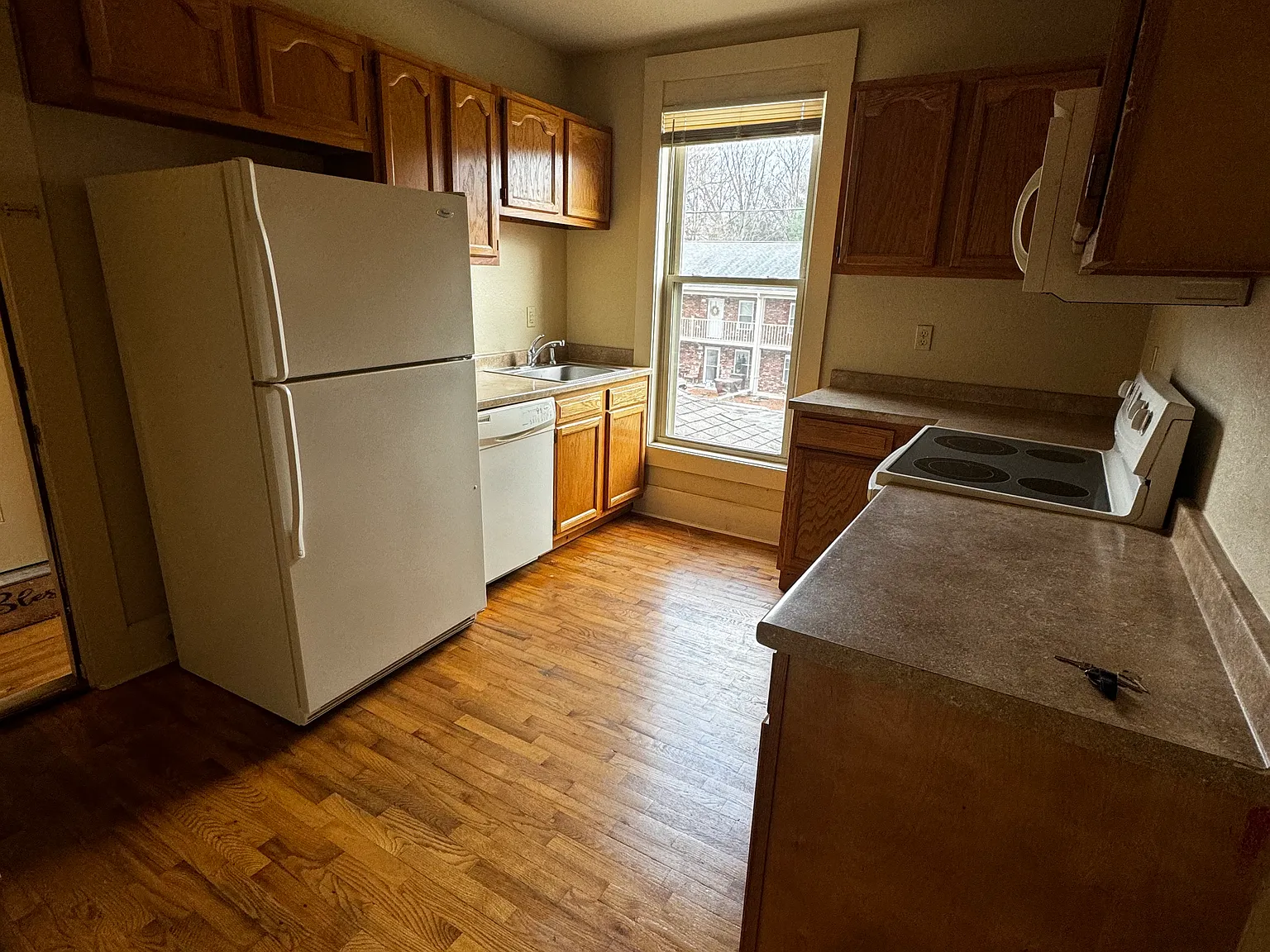 2 bed, 750 sqft, $950 — Photo 1