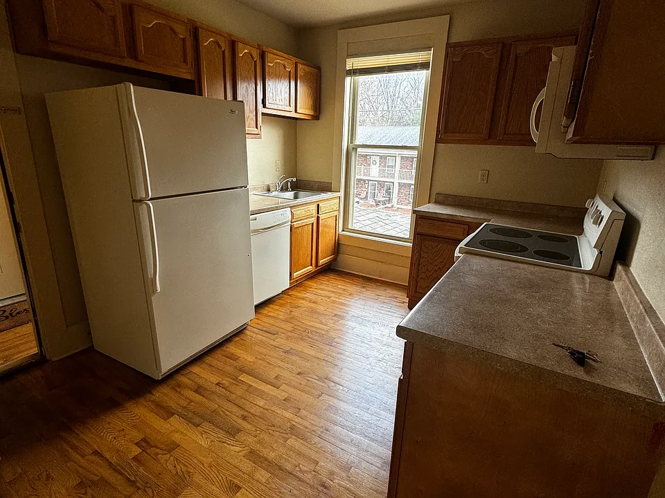 110 Cunningham St #124
