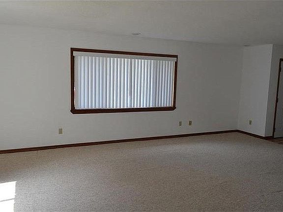 5th image of 575 Cypress Ave
