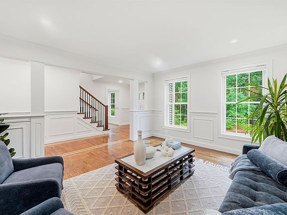 4th image of 24 Shephard Road