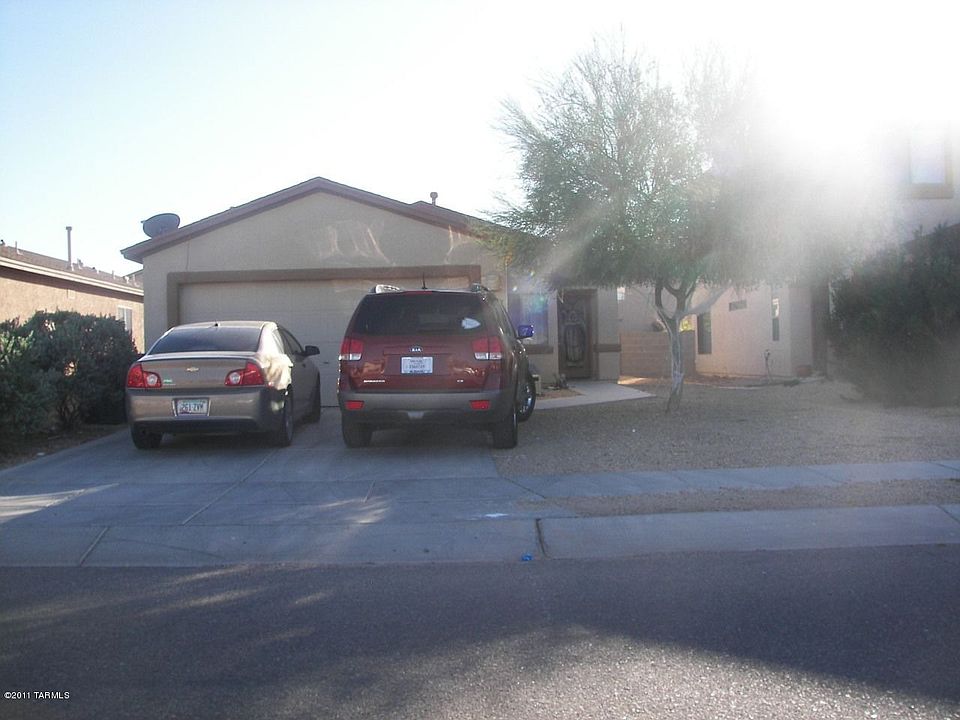 1st image of 3720 E Felix Blvd