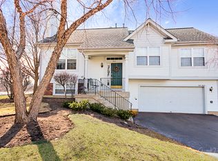 931 Manchester Cir, Grayslake, IL 60030