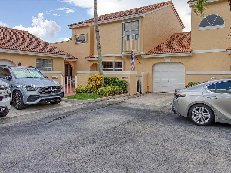 11415 Lakeview Dr #2-D — Photo 2