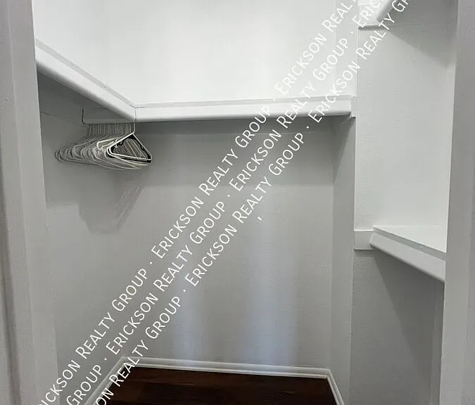 910 W Yale Dr — Photo 19