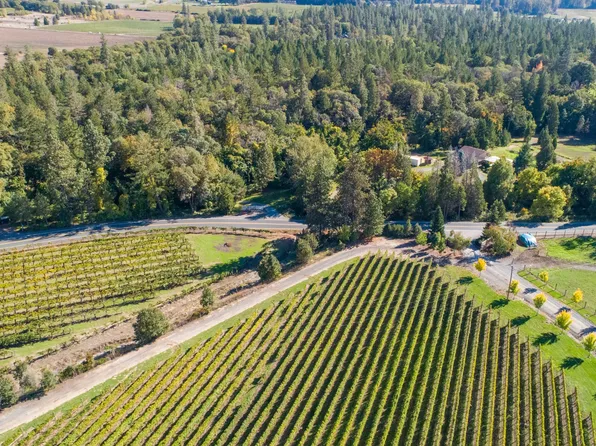 347 Kubli Rd, Grants Pass, OR 97527