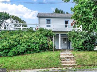 26 E Main St, Fawn Grove, PA 17321