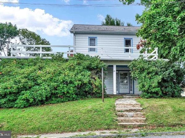 26 E Main St, Fawn Grove, PA 17321