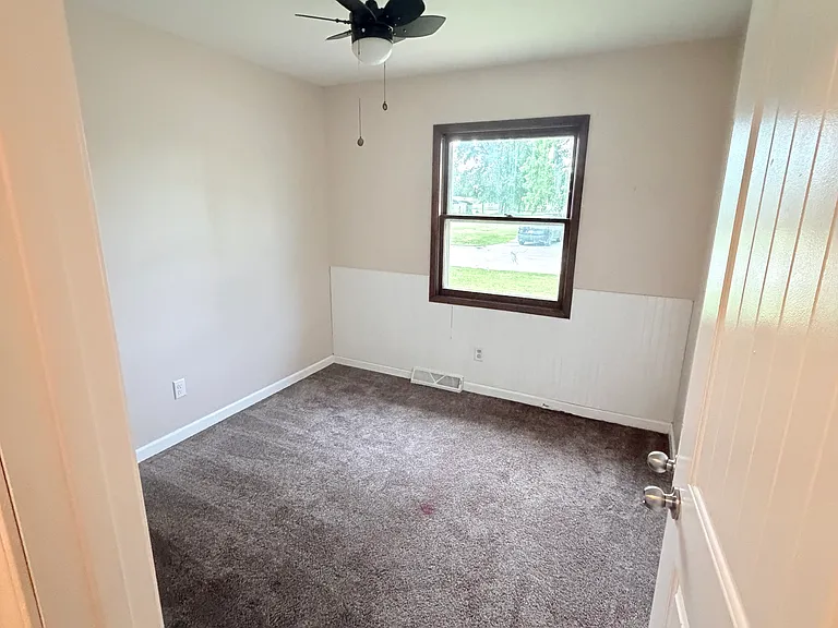 1002 W Saunders St — Photo 9
