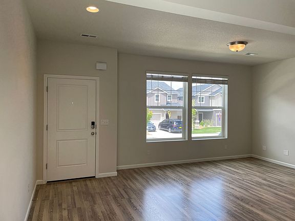 4th image of 20523 SE Cameron Ave