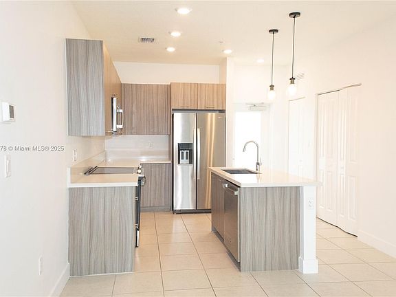 5th image of 8201 NW 41st St #301