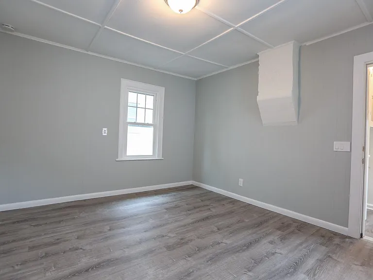 146 Benton St — Photo 14