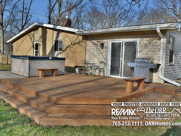 3rd image of 207 N Redwood Ln