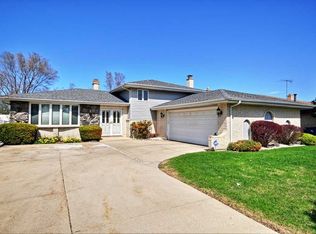 534 W Millns Ct, Addison, IL 60101