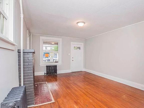 5th image of 3437 Derry St