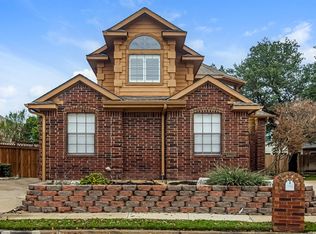1209 Falcon Trl, Bedford, TX 76021