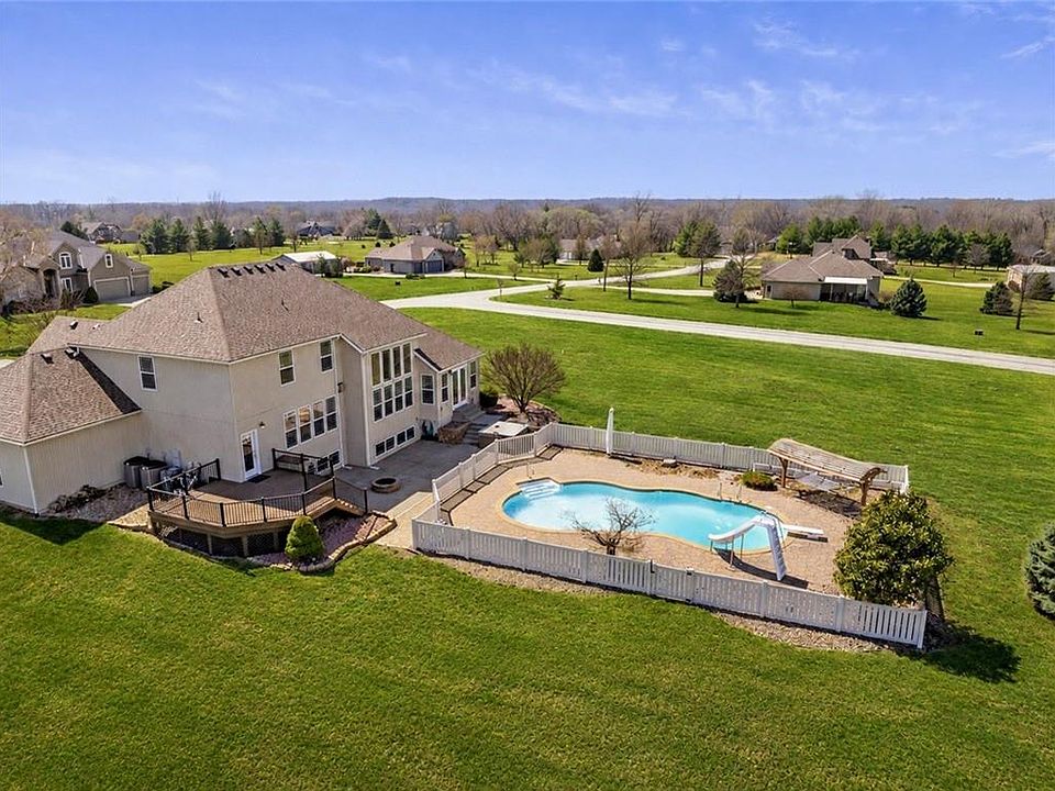 1st image of 24611 E Woodland Cir