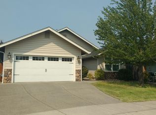 1188 SW Sturgeon Ct, Grants Pass, OR 97527