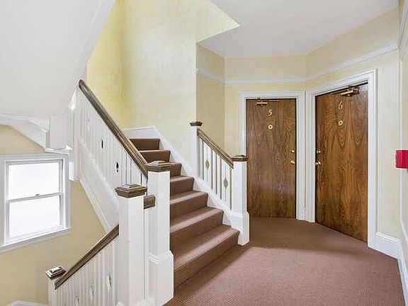 3rd image of 2655 Pine St #11