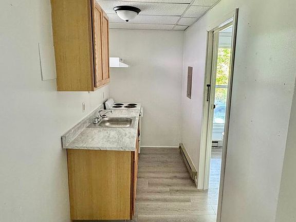 3rd image of 305 W Linn St #B