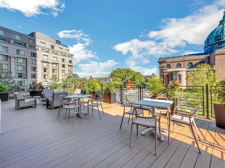 2nd floor patio