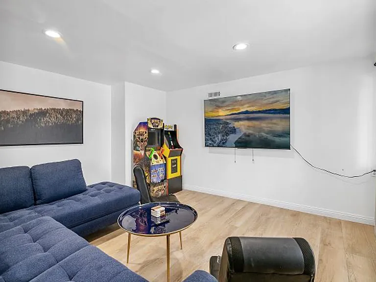 805 Cove Dr — Photo 5