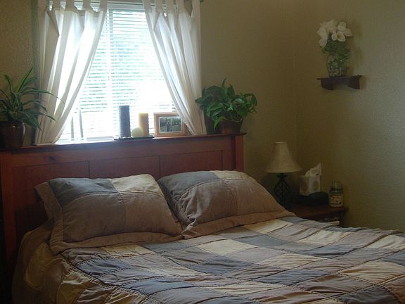 2nd image of 201 S Bristow Ave