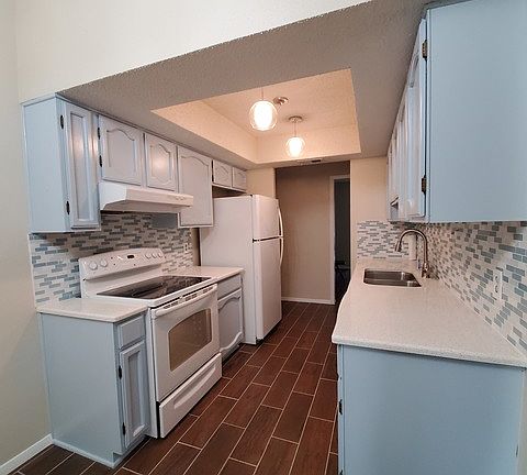 5th image of 7426 Elderberry St