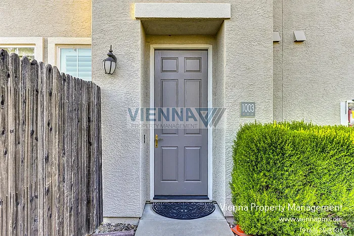 1003 Ferry Cir — Photo 2