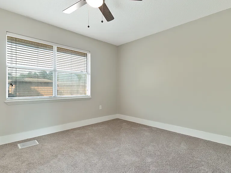 Emerald Cove West — Photo 21