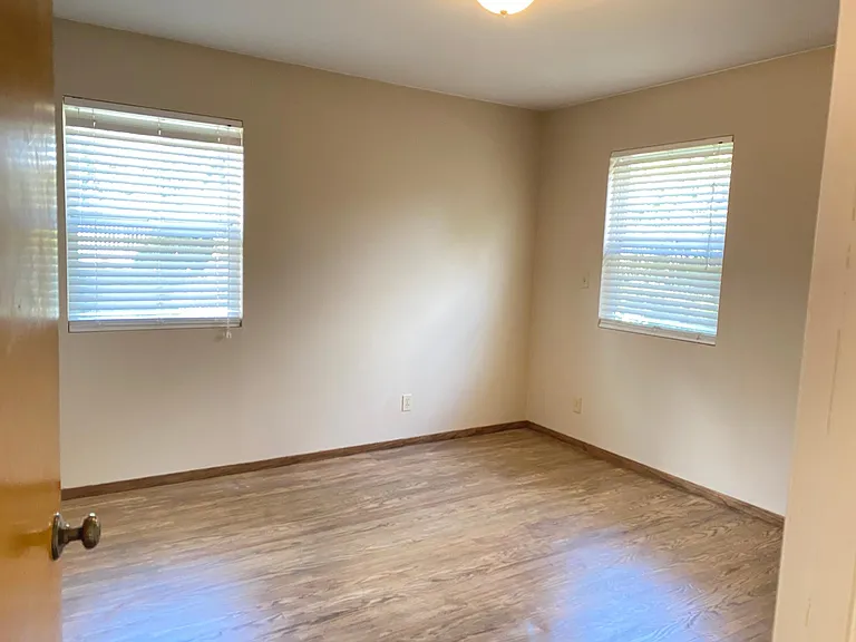 128 Poplar Ave — Photo 15