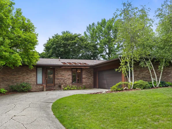 6 Magnolia Ct, Savoy, IL 61874