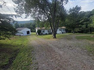 137 Debbie Ln, Hayesville, NC 28904